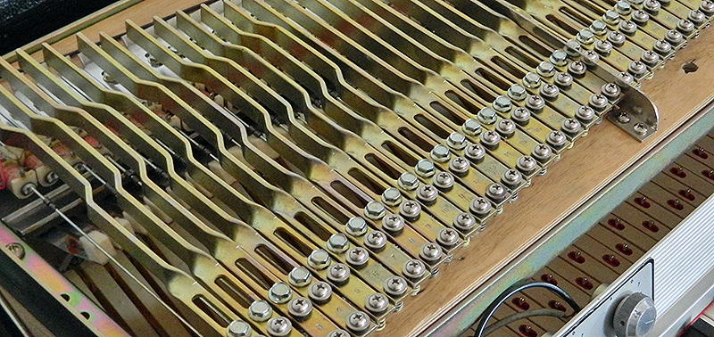 Réparation du diapason d'un clavier Fender Rhodes